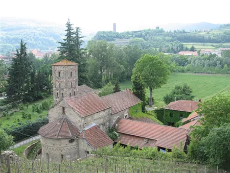 Vista della Chiesa della Pieve da Monteoliveto